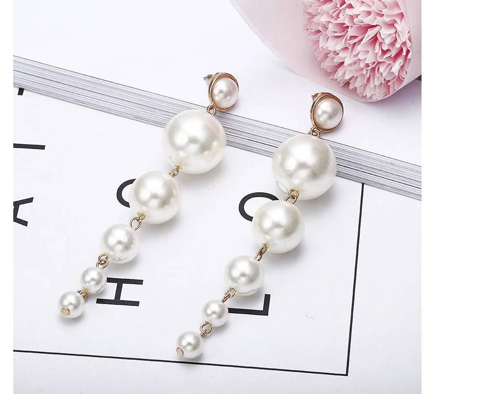 Women's Oversized Pearl Earrings
