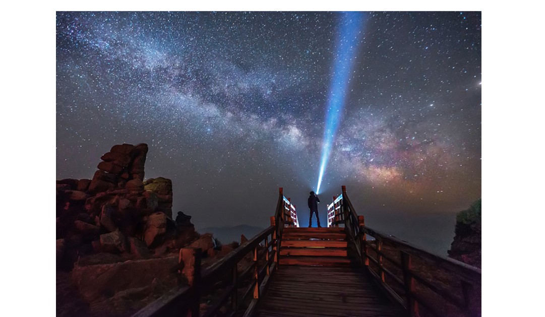 Solid White Design VR Glasses